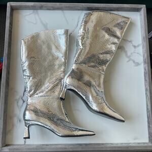 NEW Steve Madden Newlyn Knee High Croc Boot In Silver Size 8